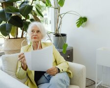 "Moja matka żąda, żebym finansowała jej życie, a swoją emeryturę chowa na czarną godzinę": Nikt nie widzi, że ta godzina dawno wybiła u mnie