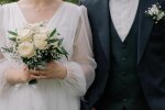 Z życia wzięte. "Teściowa chciała, żebym poszła do ślubu w sukni po jej babci": Gdy zobaczyła, jak ją przerobiłam, wpadła w furię