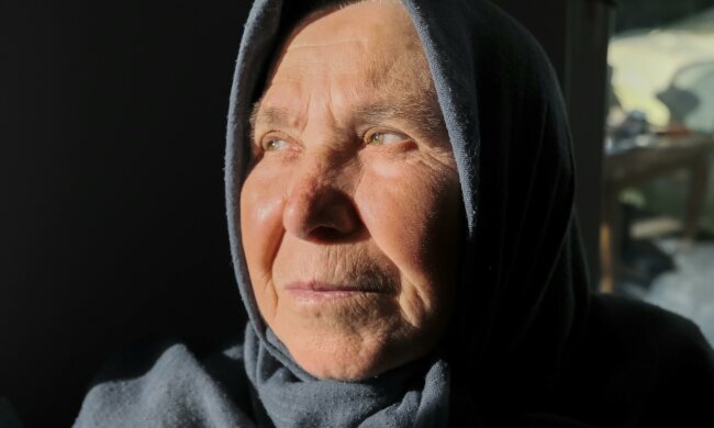 Z życia wzięte. "Jestem już stara i nie chcę być ciężarem": Rozważałam różne wyjścia, ale dzieci postanowiły za mnie