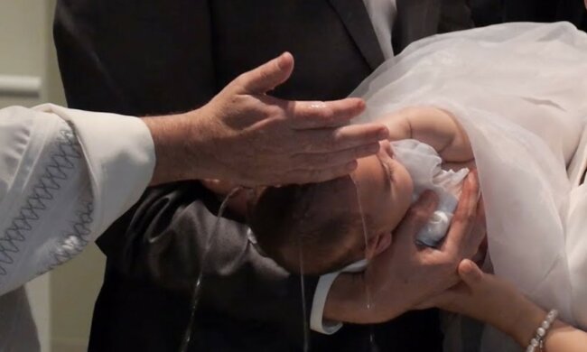 Chrzest/YT @Archdiocese of Brisbane