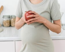 Z życia wzięte. "Moja mama zaszła w ciążę w wieku 45 lat": Byłam przeciwna, bo liczyłam, że pomoże mi przy moim dziecku