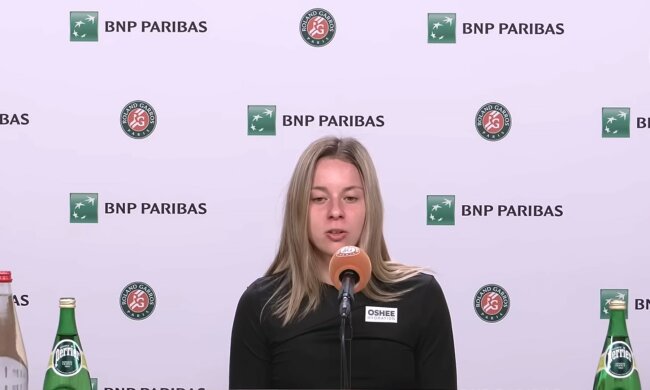 Maja Chwalińska, screen Youtube @rolandgarros