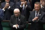 Jarosław Kaczyński z kontuzją/ YouTube @Kanał Sejmowy