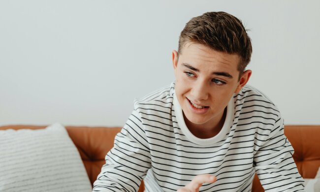 Z życia wzięte. "Rodzice oddali mi pod opiekę młodszego brata": Przez to nie mam własnego życia