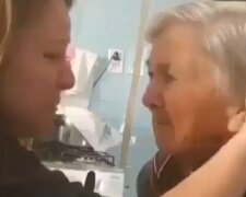 Słowa, jakie chora na Alzheimera matka powiedziała do córki wyciskają z oczu łzy. Poruszające nagranie trafiło do sieci