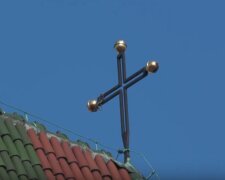 Kraków: kolejna akcja przeciw Kościołowi katolickiemu. Na Rynku Głównym pojawił się punkt zachęcający do apostazji