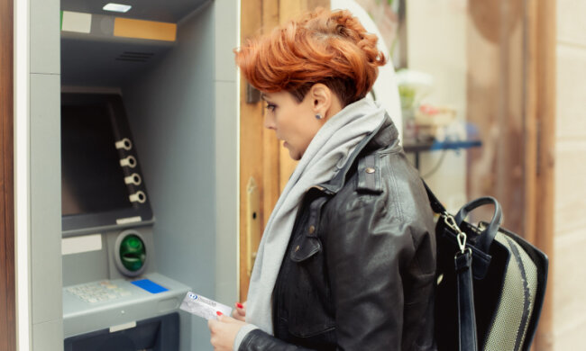 Polacy pobili rekord w wypłatach gotówki w bankomatach, źródło: Diners Club