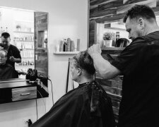 Te kolory włosów po 50. roku życia odmładzają najbardziej. Efekt jest widoczny od razu