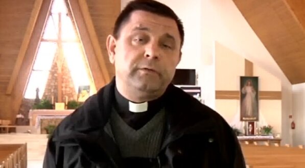 ks. Jan Karlak. Źródło: Youtube