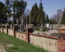 Zawyżone ceny pochówków w jednej z polskich miejscowości. Mieszkańcy nie mogą liczyć na pomoc z Watykanu