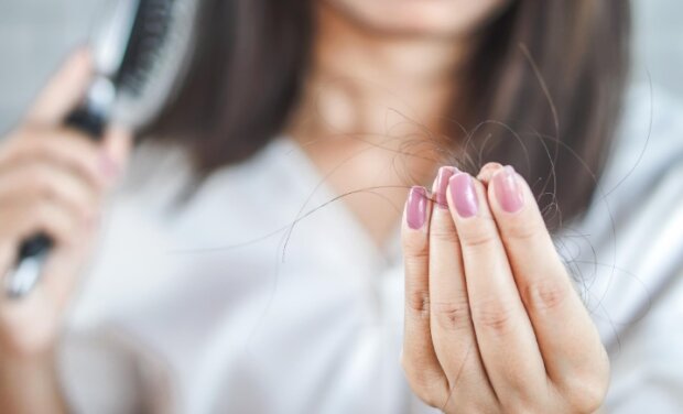 Sposób na wypadanie włosów. Źródło: medonet.pl