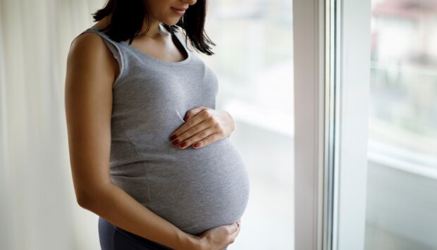 Kobieta w ciąży. Źródło: mysanitas.com