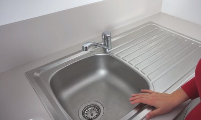 Czyszczenie zlewu/YouTube @Lavendova