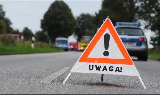 Auto w rowie, kierowca bez prawa jazdy, a w środku... 10 osób! Jak to się mogło stać?