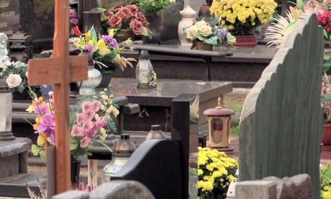 SMS zza grobu!/screen Youtube @Tcz.pl