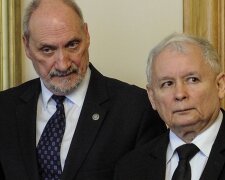 Antoni Macierewicz i Jarosław Kaczyński. Źródło: youtube.com