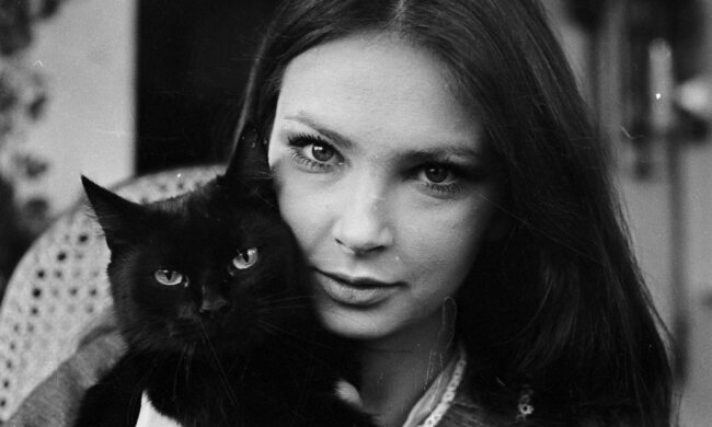 W wieku 27 lat została wdową. Poźniej jeszcze dwukrotnie wychodziła za mąż. Anna Dymna, życie prywatne i zawodowe aktorki