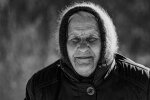 Na rodzinnym spotkaniu usłyszałam, że babcia już niczego nie rozumie. Wieczorem te same osoby poprosiły mnie o podpis pod dokumentem