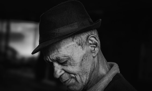 Z życia wzięte. "Wszyscy śmiali się z biednego starca": Pracował całe życie, a skończył bez domu