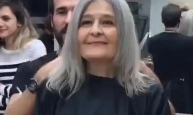 Z życia wzięte. Stylista zmienił siwowłosą kobietę w młodą piękność. Cudowna metamorfoza