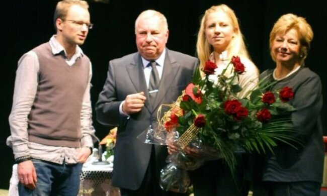 Jerzy Stuhr jest ojcem samych artystów. Mało kto wie, czym zajmuje się siostra Macieja