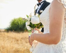 Z życia wzięte. "Moi rodzice nie przyszli na mój ślub, bo wyszłam za niesłyszącego": Dla nich stałam się przezroczysta