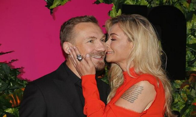 Przemek Kossakowski czule opowiada o partnerce, źródło:Youtube: Plotek