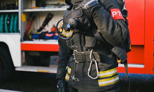 Ogromny pożar fabryki. Służby zarządziły ewakuację mieszkańców