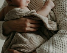 Z życia wzięte. "Zostałam matką po czterdziestce": Zamiast radości dostałam litość i słowa, że jestem za stara