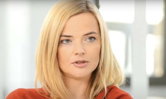 Monika Richardson/YouTube @BezMaskiVideo