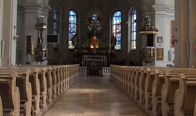 Koronawirus w kościele. Źródło: Youtube