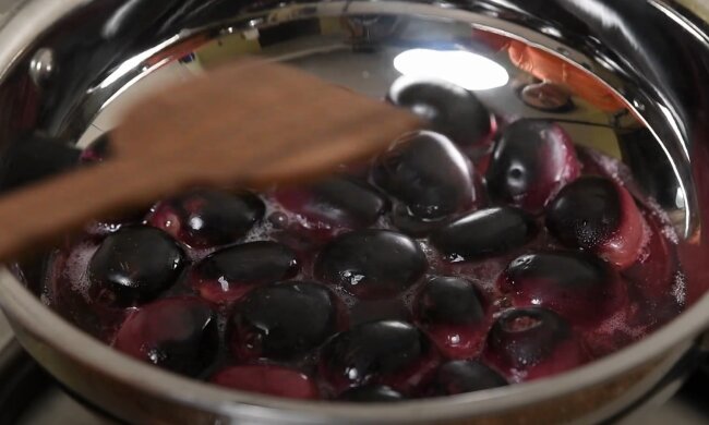 Dżem z patelni, źródło: YouTube/Ancient Food Culture