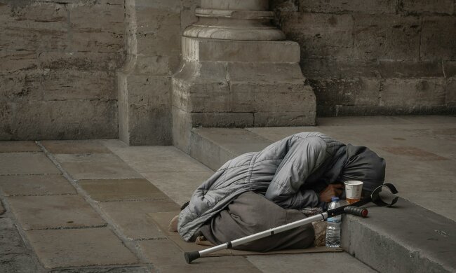 Z życia wzięte. "Dałam bezdomnej dziewczynie prawie 250 złotych": Zniknęła bez śladu, ale wróciła dokładnie po roku