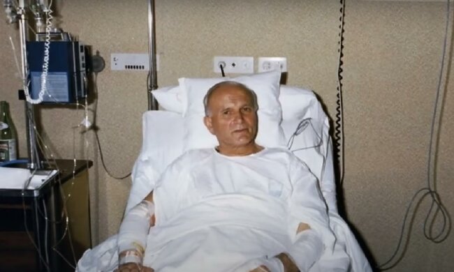 Papież Jan Paweł II po zamachu 13 maja 1981 roku