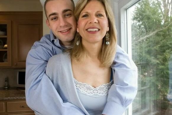 W wieku 19 lat Peter i 52-letnia Susan pobrali się. Jak wygląda życie małżeństwa, w którym pan młody na 33 lata młodszy od swojej żony