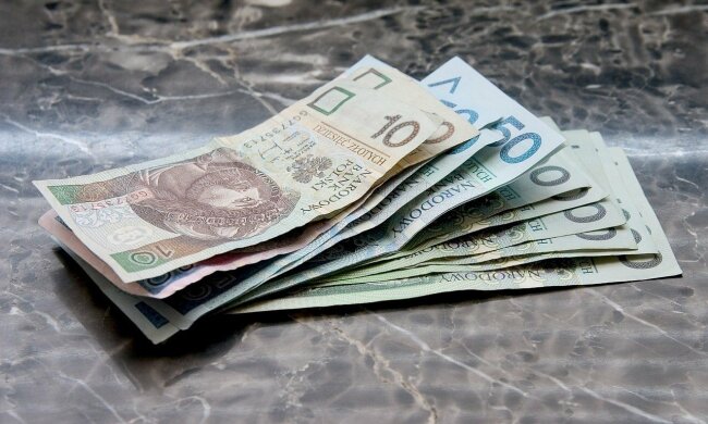 Jest już możliwość składania nowych wniosków 500 plus. Kto może ubiegać o świadczenie