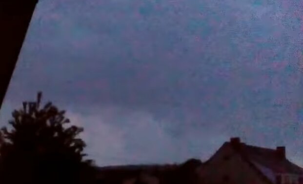 IMGW ostrzega: czekają nas niebezpieczne pogodowo godziny. Wydano alerty