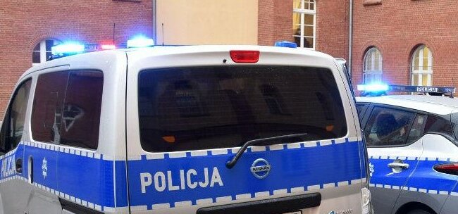 Klient stacji benzynowej zapłacił 200 złotowym banknotem, przyjął resztę i wyszedł. Po pewnym czasie kasjer już dzwonił na policję