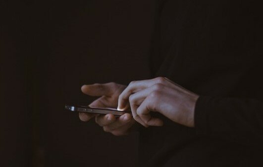 Znany z nieszablonowych pomysłów proboszcz znowu zaskoczył wiernych parafii. Co się stało