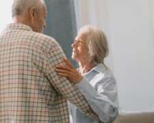 Przez lata udawałam przed znajomymi, że mam idealne małżeństwo. Podczas rocznicowej kolacji mąż pokazał swoją prawdziwą twarz