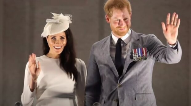 Meghan Markle, książę Harry i Królowa Elżbieta II/YouTube @Dla Ciekawskich
