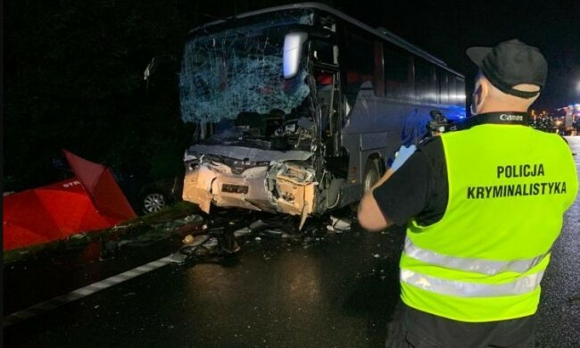 Gliwice: 67-letni kierowca volkswagena usłyszał zarzuty w związku z sobotnim zderzeniem autokaru z busem. Rodziny 9 osób pogrążone w żałobie