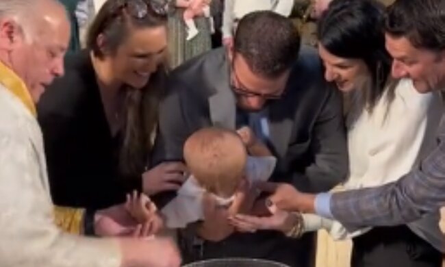 Chrzest/TikTok @CaseyKlosowski