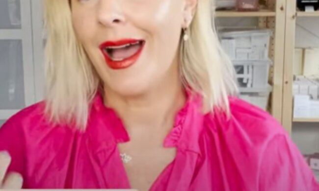 Usta, szminka/YouTube @Adore Beauty