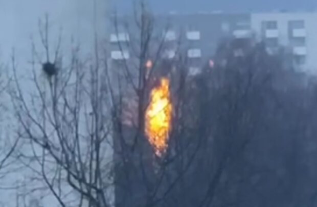 20-metrowy słup ognia w Krakowie. Trwa akcja służb