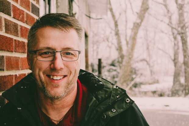 Z życia wzięte. "Rodzice odrzucali wszystkie moje partnerki": Jedna im nie pasowała, druga też. W efekcie zostałem starym kawalerem z ich winy