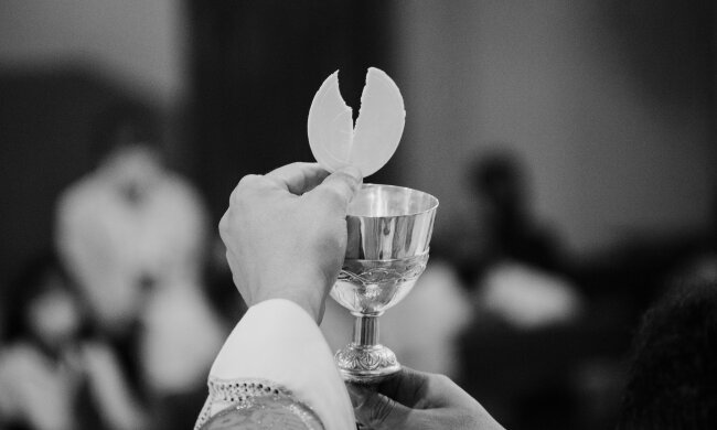 Kwoty do koperty na komunię w 2026 roku rosną. Tyle dziś wypada dać