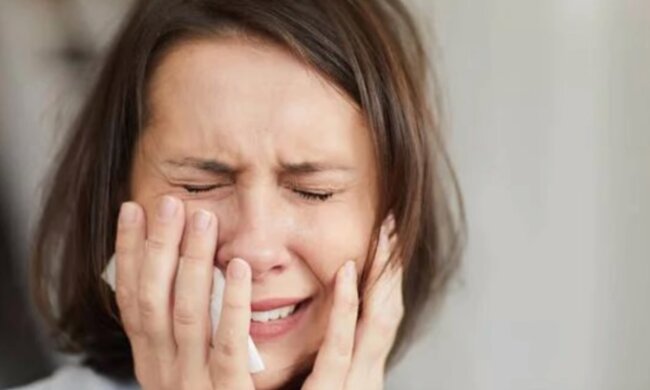 Kobieta/YouTube @Ploteczki