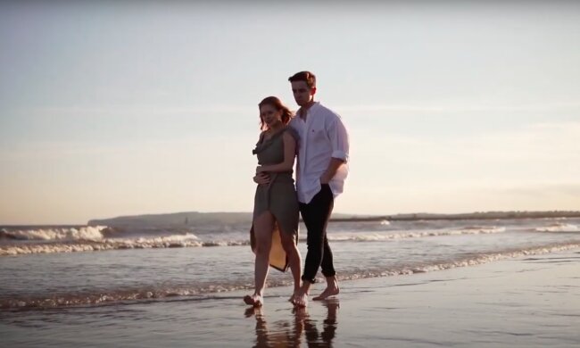 Zakochani / YouTube:  Rebecca Carpenter