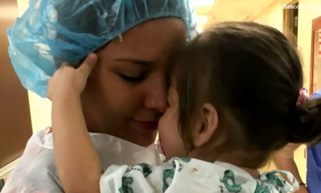 Niewidoma dziewczynka/screen YouTube